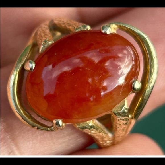 Vintage 14K 14KT solid yellow gold natural red jade ring size 7.50-8